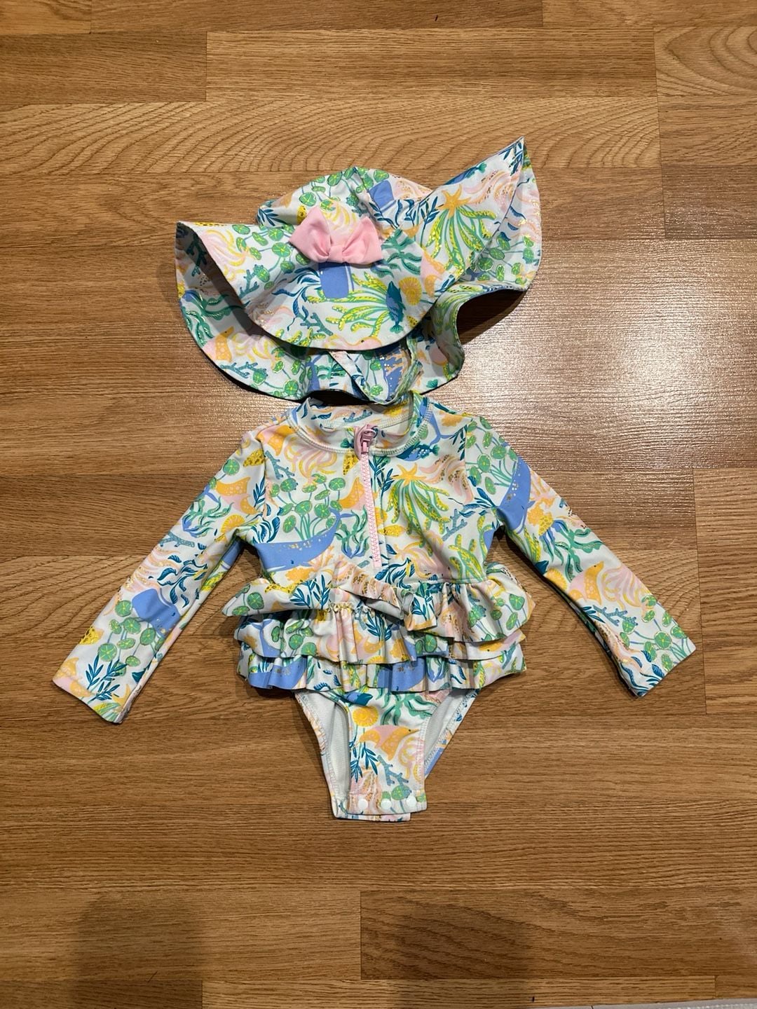 Tommy Bahama Baby Girl Sea Life Ruffle Rash Guard Swimsuit And Hat Set 12m